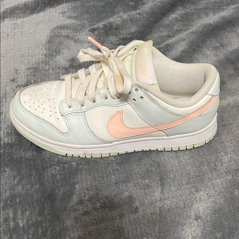 Nike White and Peach Sneakers